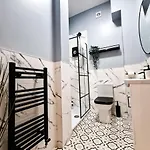 Nice And Comfy 1 Bedroom Apartment!